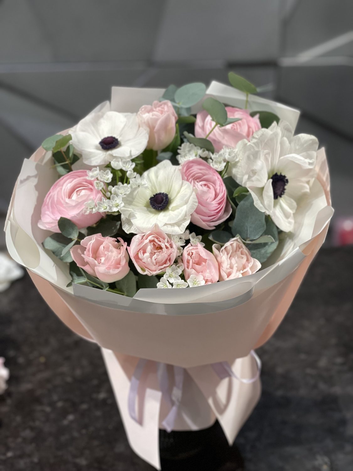 Blush & Ivory Kiss